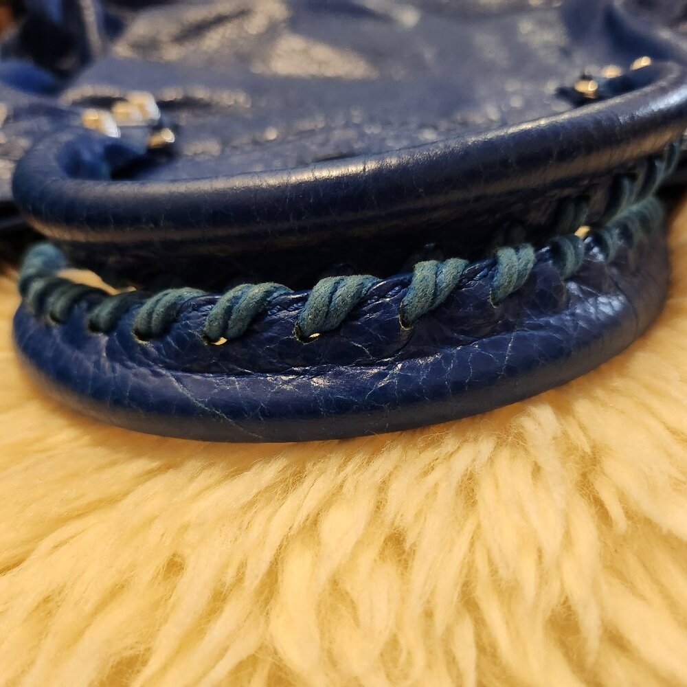 Authentic Balenciaga Classic Medium City Bag in Electric Blue Leather - Picture 8 of 16